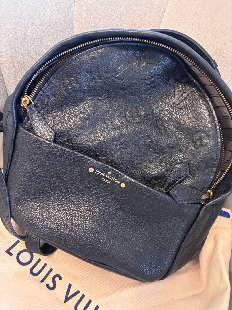 LOUIS VUITTON ブラックバックパック
