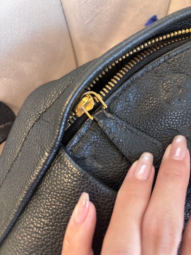 LOUIS VUITTON ブラックバックパック