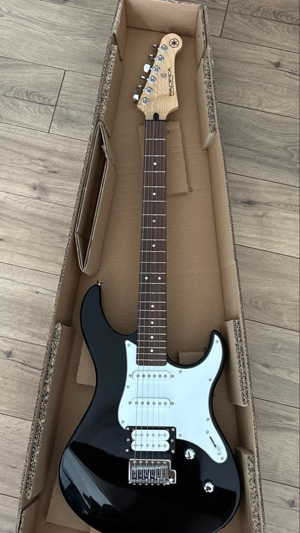 ヤマハ パシフィカ112 黒Yamaha Pacifica112v blk