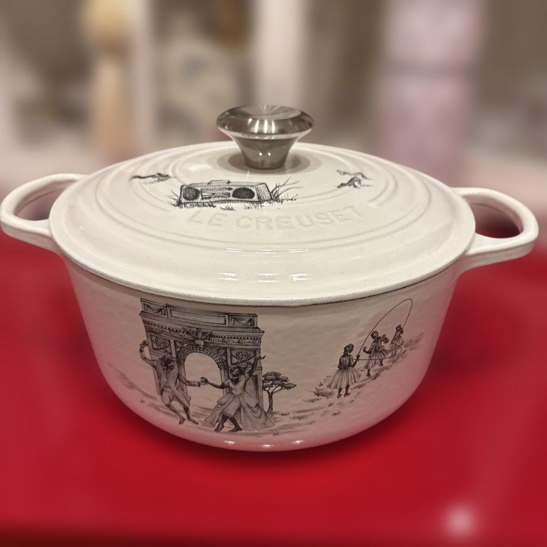 LE CREUSET ハーレムトワレ　イラスト付き両手鍋24cm