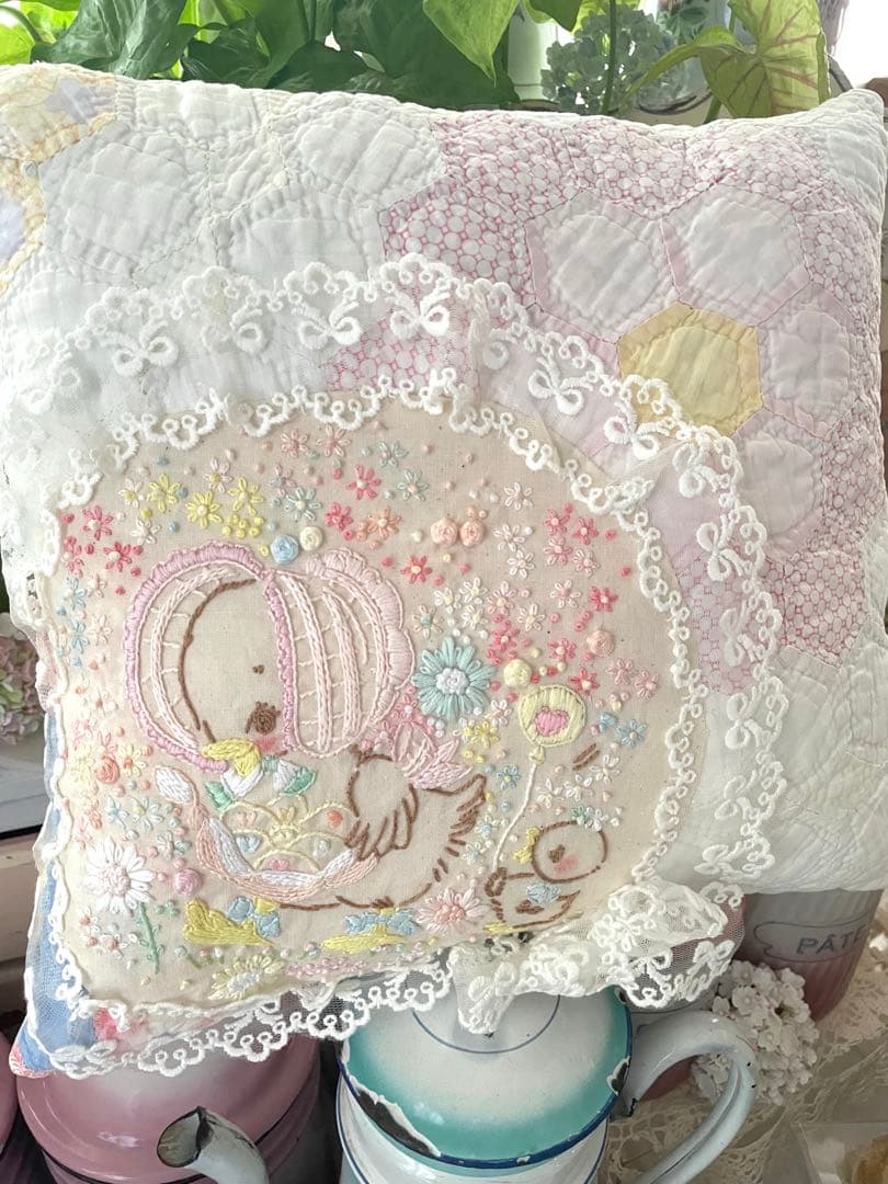 ♡C13(*^-^)♡さま確認用です。アンティークキルト＆刺繍クッション·͜· ♡