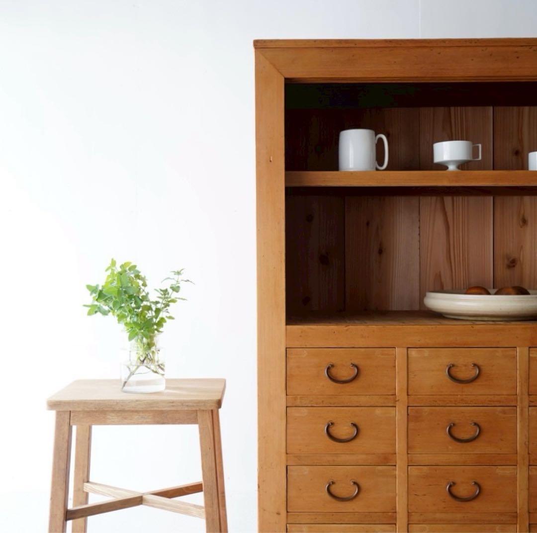 21杯の引き出し収納棚