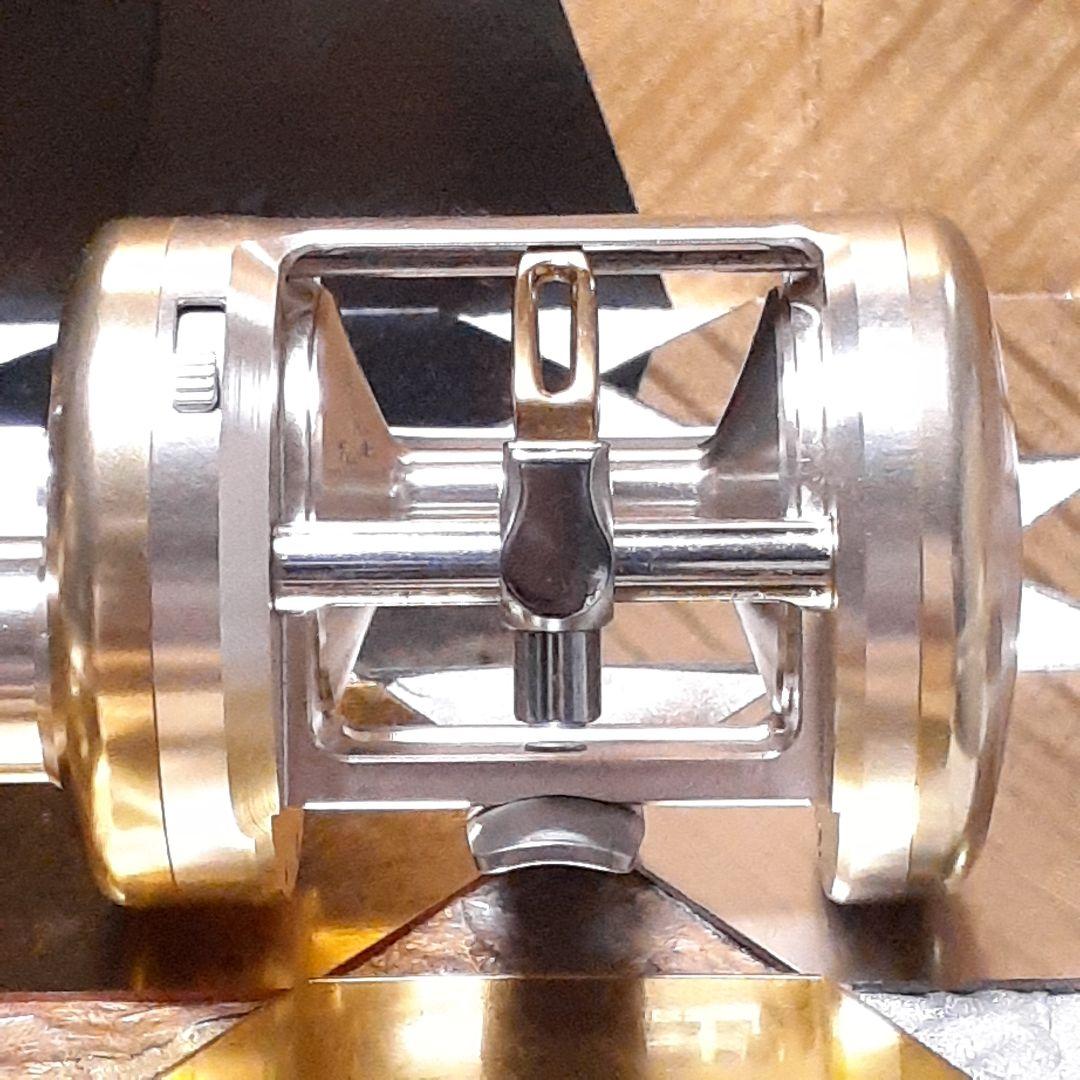 ダイワミリオネア CV-Z 300F ベイトリール タイラバ 船用 極美品