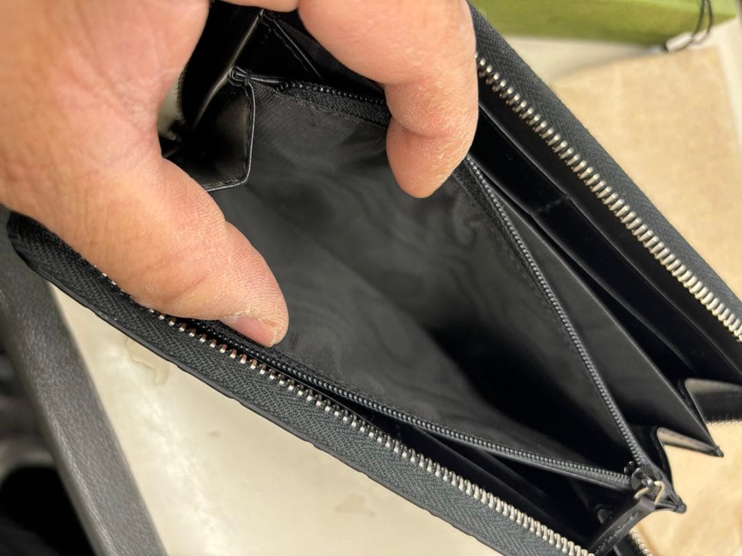 空*ん様 B4901【未使用】GUCCI グッチ ラウンドファスナー　長財布