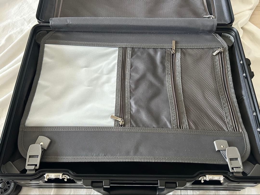 リベティ キャリーケースUSBポート付 ドリンクホルダー フロントオープン S