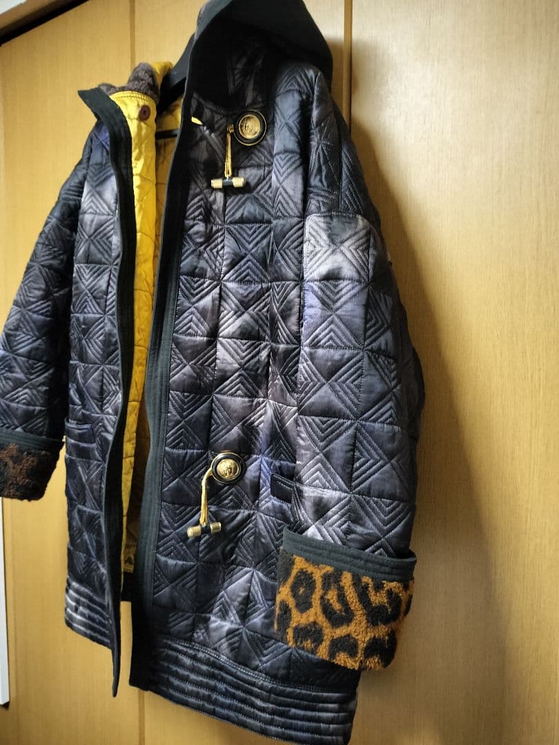 希少ヴィンテージGIANNI VERSACE ヴェルサーチフードコート