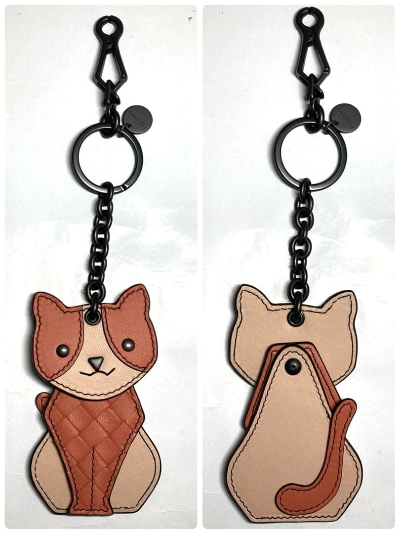 美品　ボッテガヴェネタ　レザー　猫　キャット　キーホルダー　チャーム　箱付き