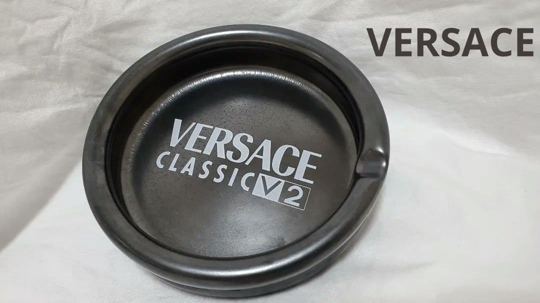 正規希少 非売品 ヴェルサーチ アイコンロゴ文字 灰皿 黒×白 アッシュトレイ