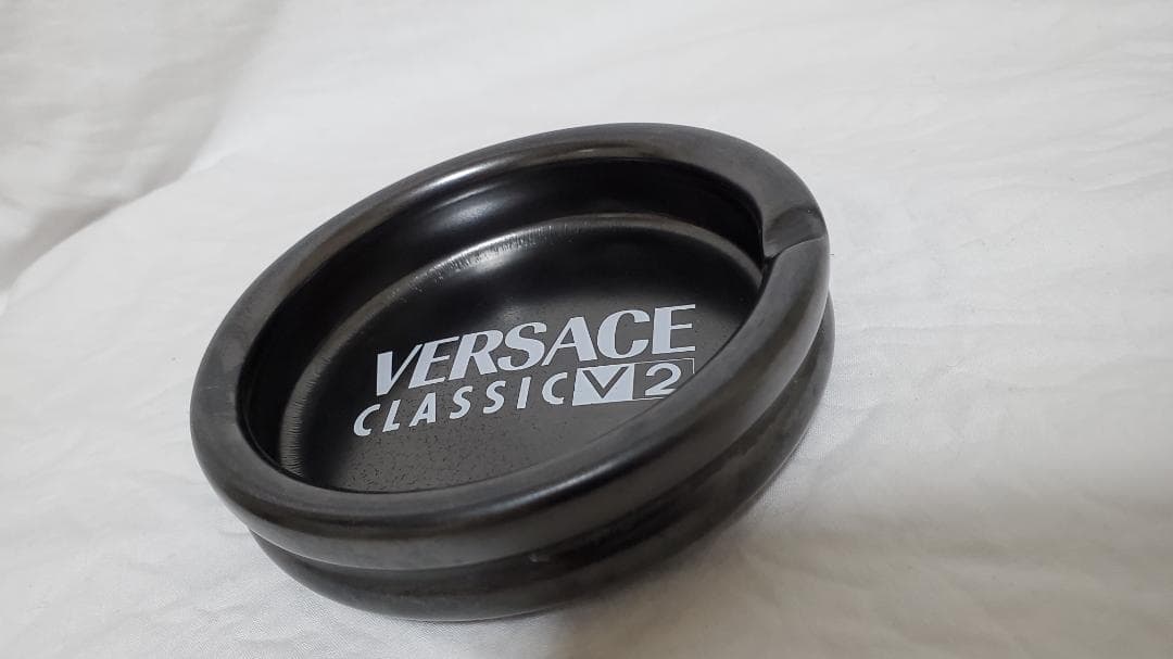 正規希少 非売品 ヴェルサーチ アイコンロゴ文字 灰皿 黒×白 アッシュトレイ