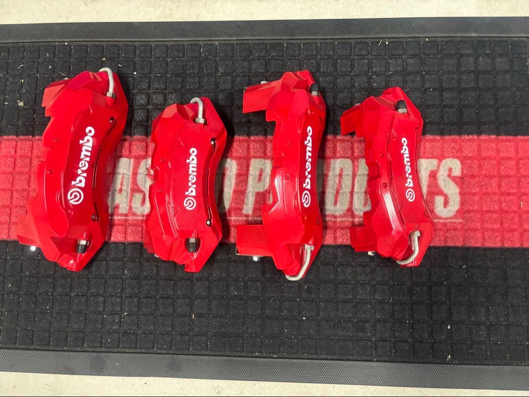 ヤリスクロス　キャリパーカバー