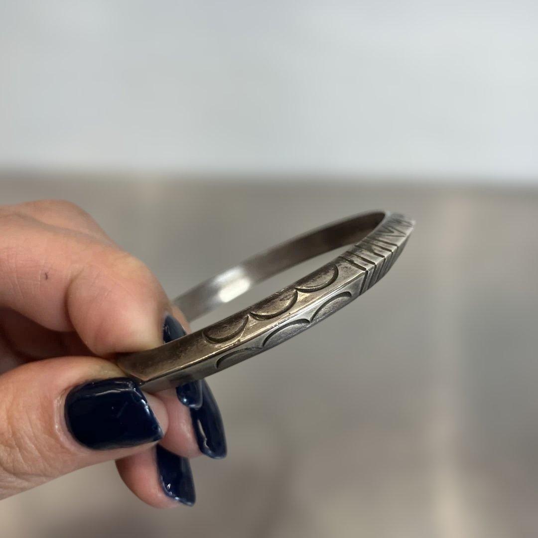 NAVAJO ナバホ シルバー バングル インディアンジュエリー T23m