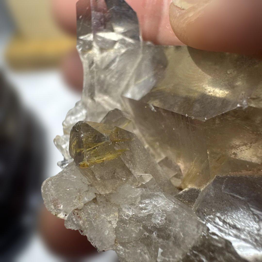 【極上品】太陽放射ルチルクォーツ 原石 ポイント 高透明 黄金針