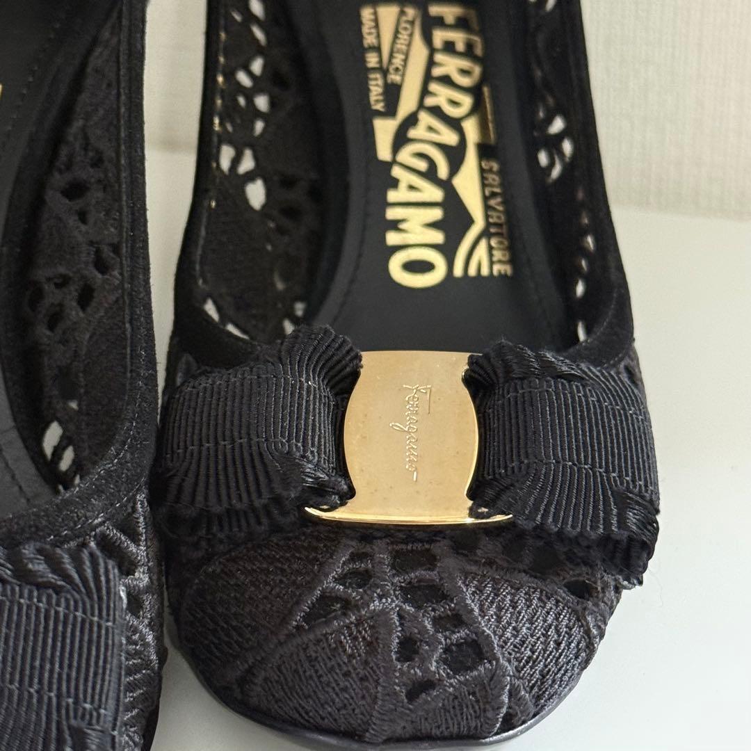 Ferragamo ESTELLE レースヒール 5C 黒