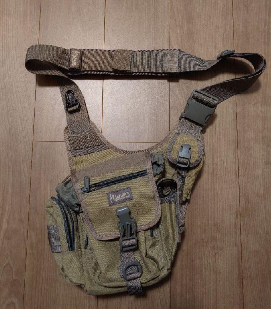 マグフォース　ショルダー　バック