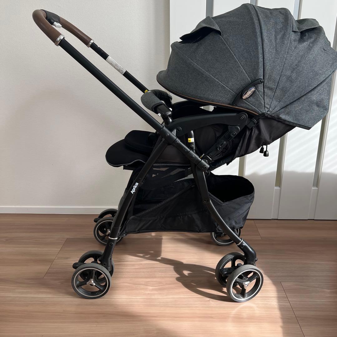 【美品】アップリカ　LUXUNA C FREE ラクーナクッションフリー