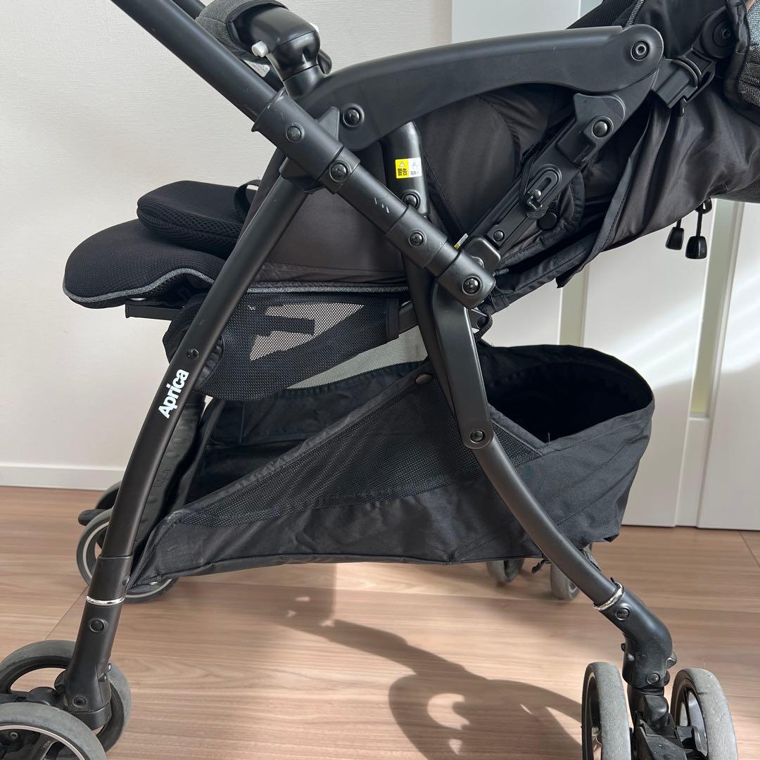 【美品】アップリカ　LUXUNA C FREE ラクーナクッションフリー