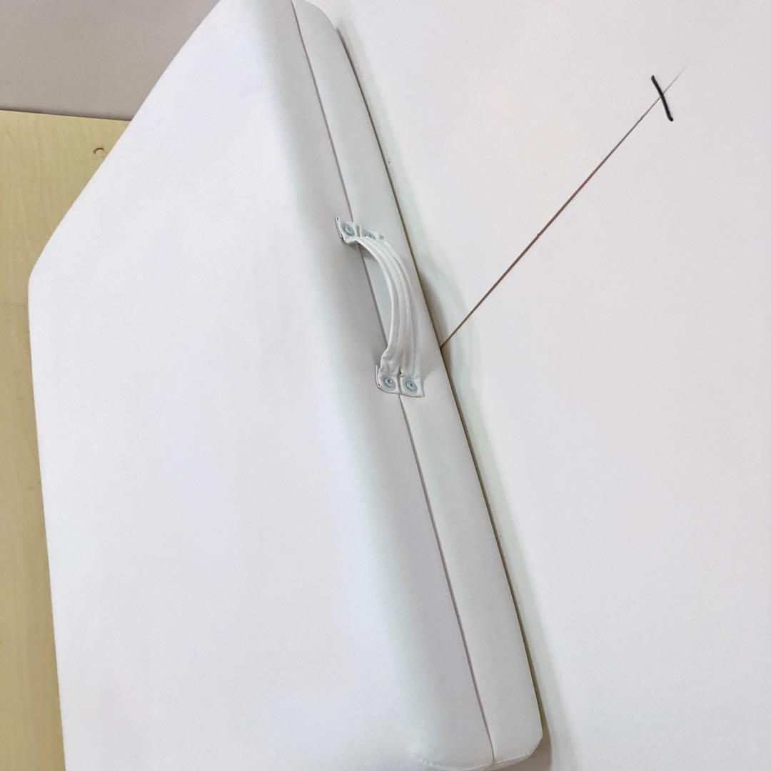 折りたたみ　エステベッド　マッサージベッド　簡易ベッド　カラーホワイト