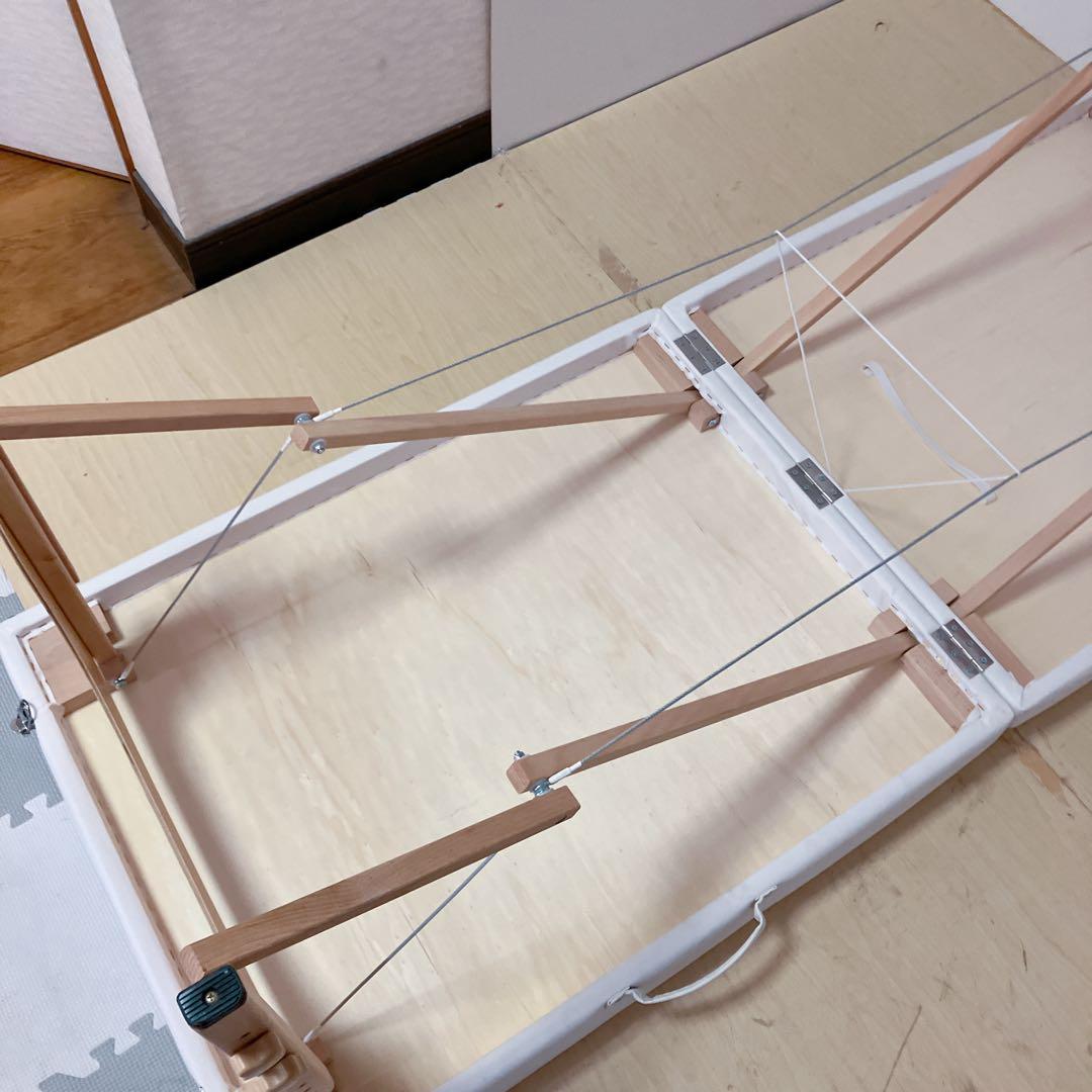 折りたたみ　エステベッド　マッサージベッド　簡易ベッド　カラーホワイト