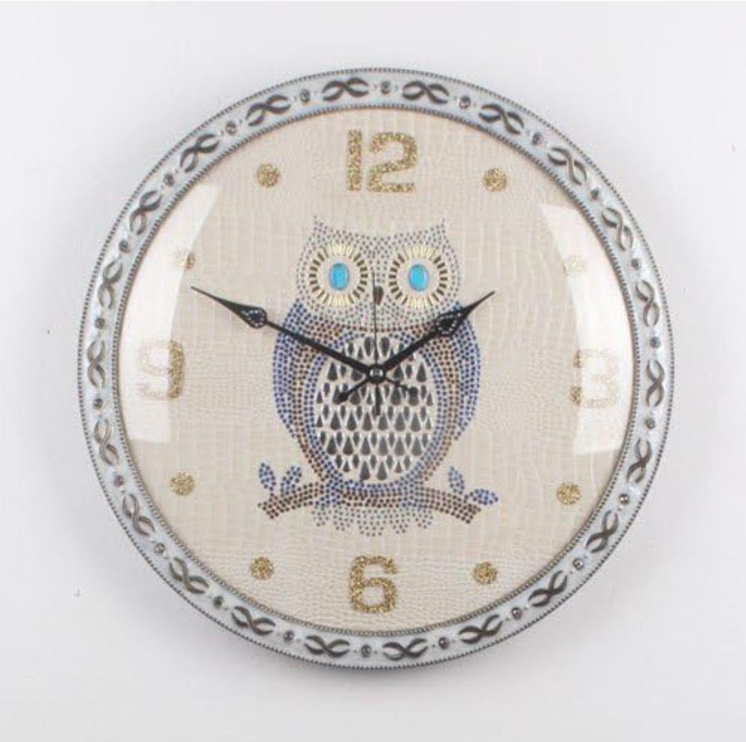 フクロウデザイン　掛時計 アイボリー