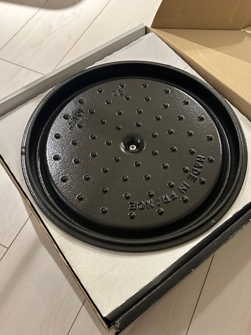 新品)STAUB 26cm 黒 スチーマーセット ピコココットラウンド