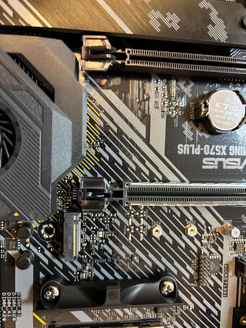 TUF GAMING X570-PLUS　マザーボード