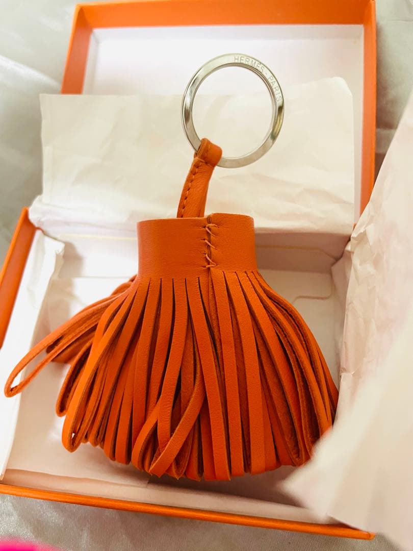 新品同様HERMES ★カルメンチャーム♪