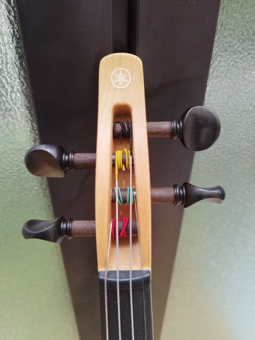 YEV104 エレクトリックバイオリン 4弦 ハードケースと弓付き