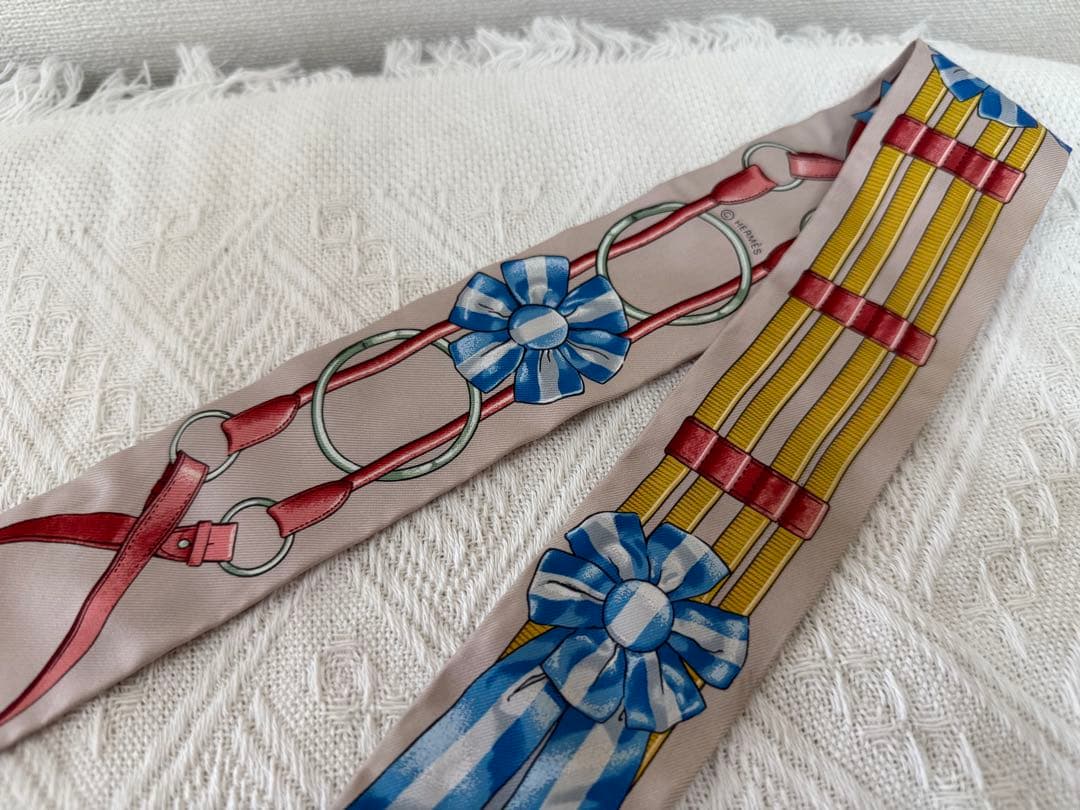 HERMES リボンデザイン スカーフ