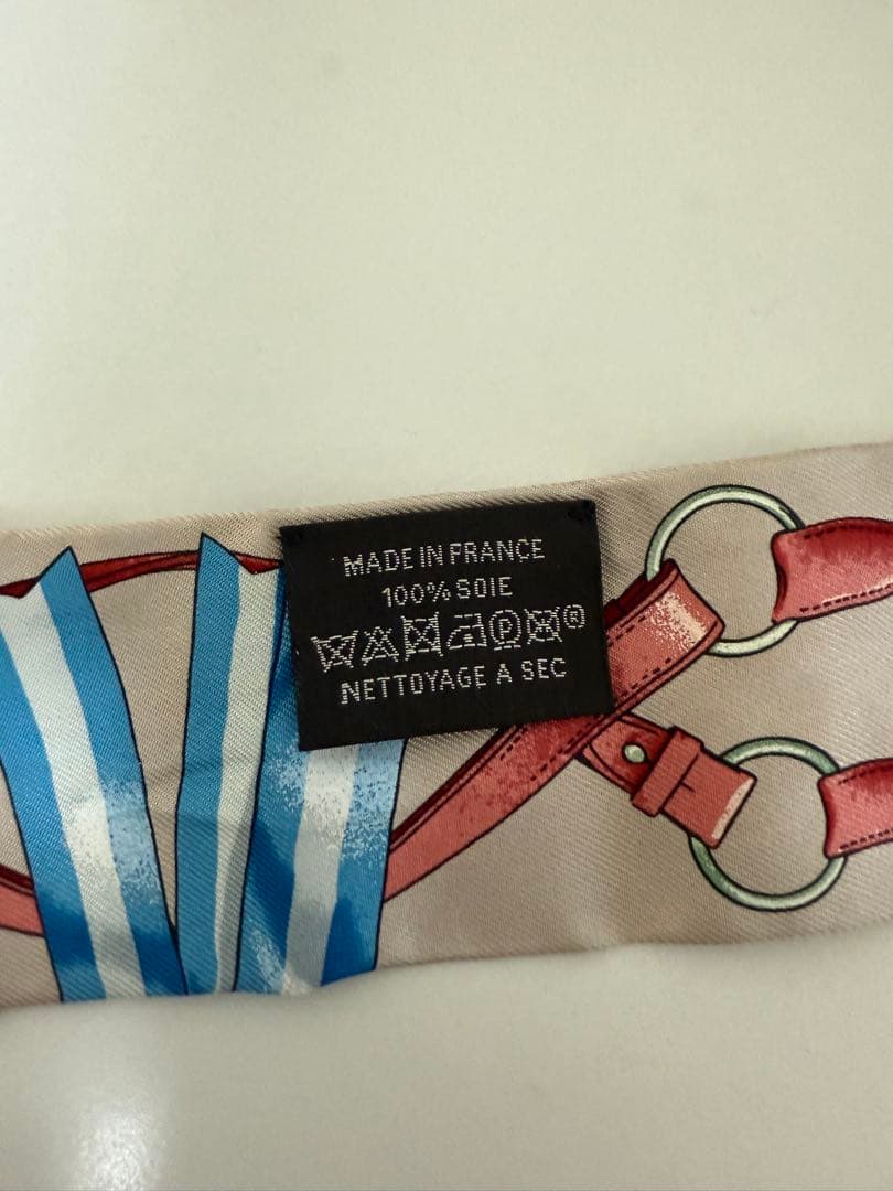 HERMES リボンデザイン スカーフ