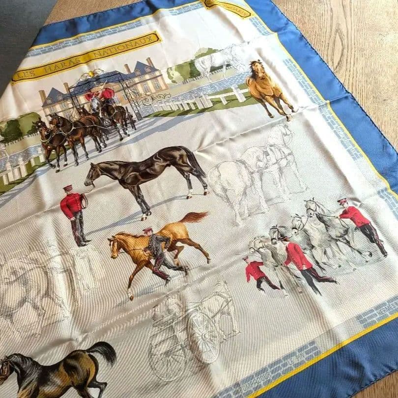 HERMES 馬と騎手のデザインスカーフ