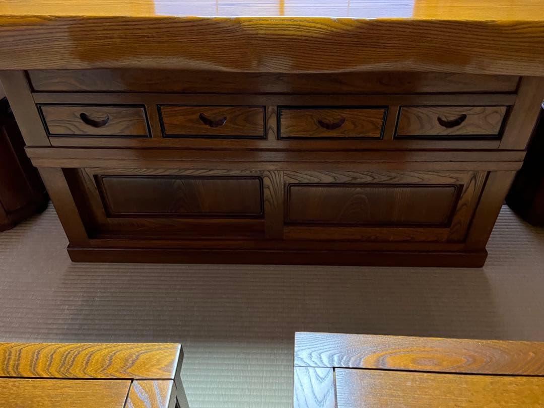 囲炉裏テーブル　（7点中１点目）