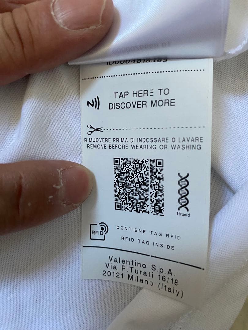 valentino ロゴTシャツ　新品未使用タグ付き　国内正規販売店購入