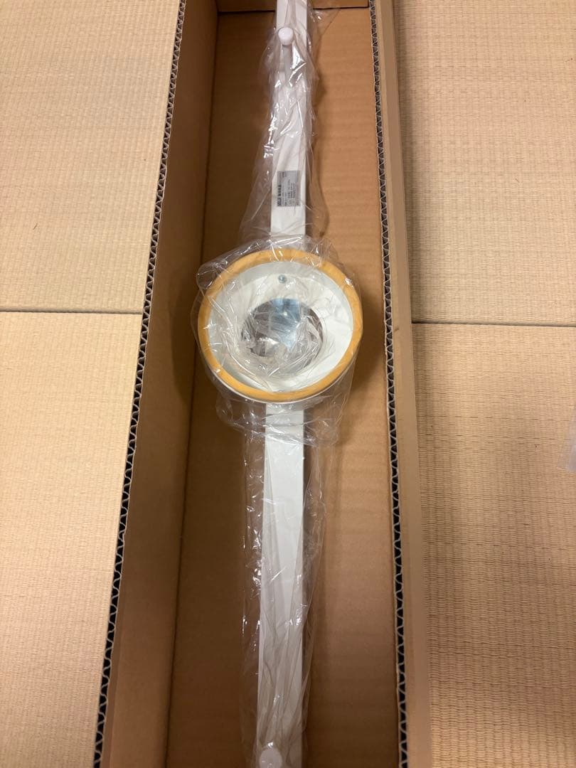 無印良品システムライト本体（ダクトレール） + 他社製高演色スポットライト 3本