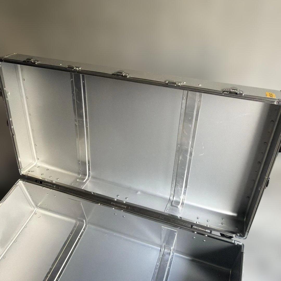 オールドヴィンテージ　アルミトランクケース　キャスター付き　鍵付き