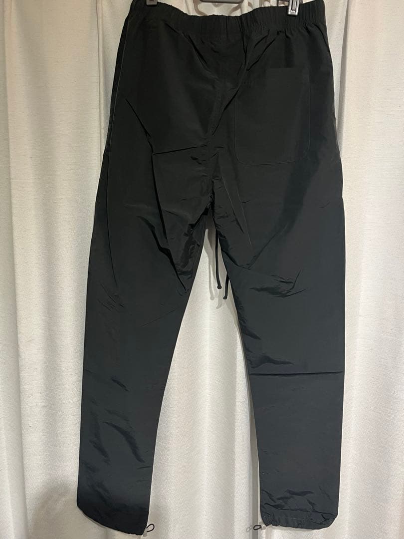ESSENTIALS ブラック トラックパンツ　M