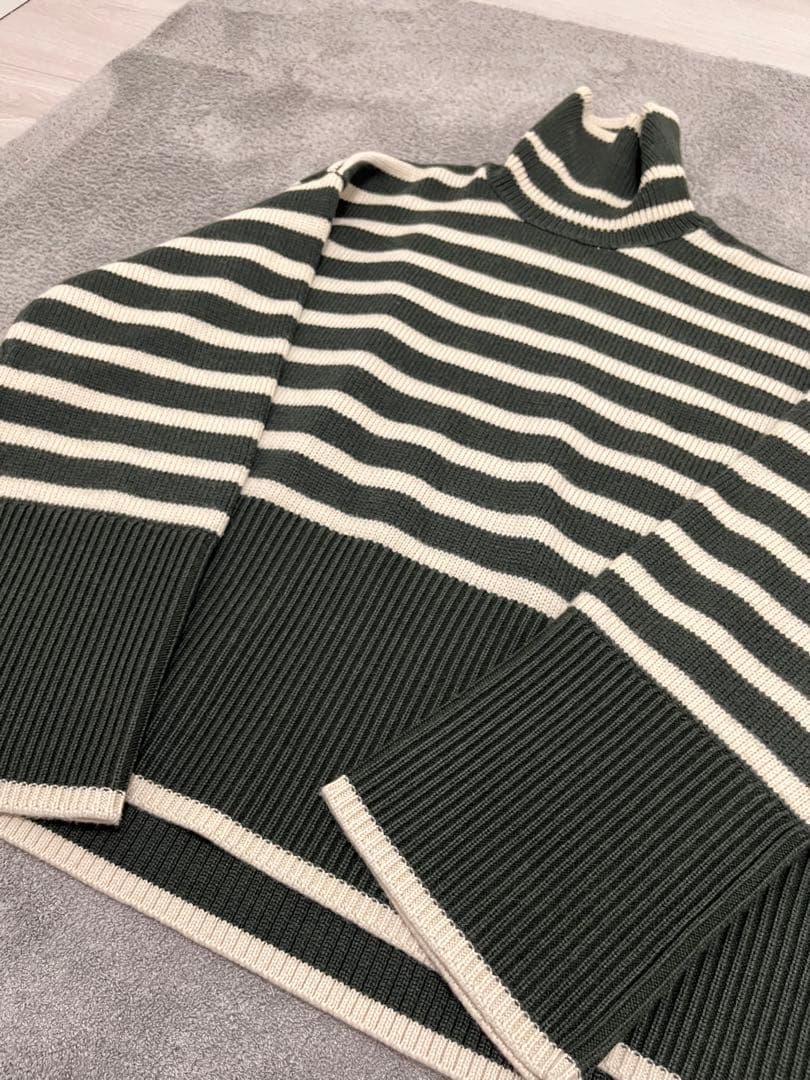 トーテム　ボーダータートルネック セーター