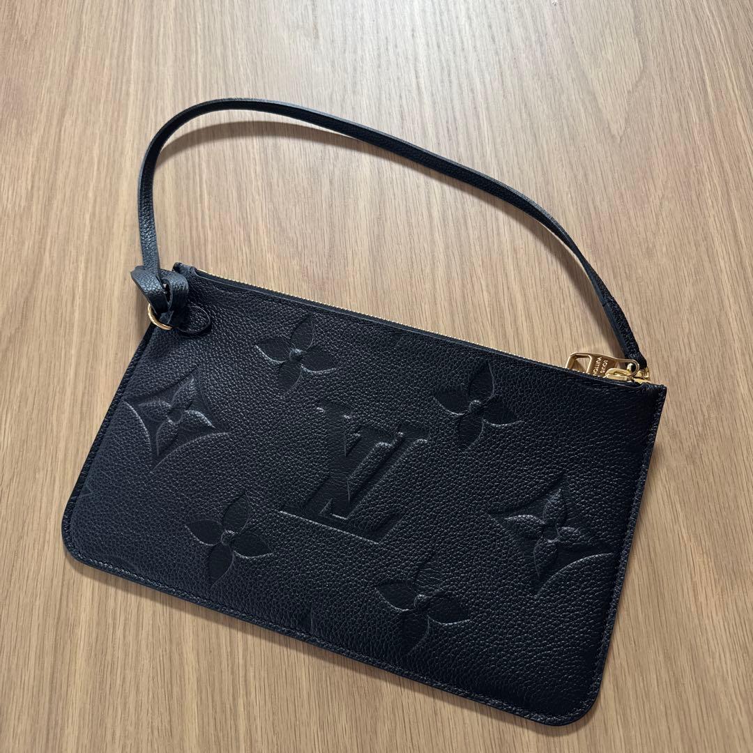 Louis Vuitton ブラック レザーポーチ