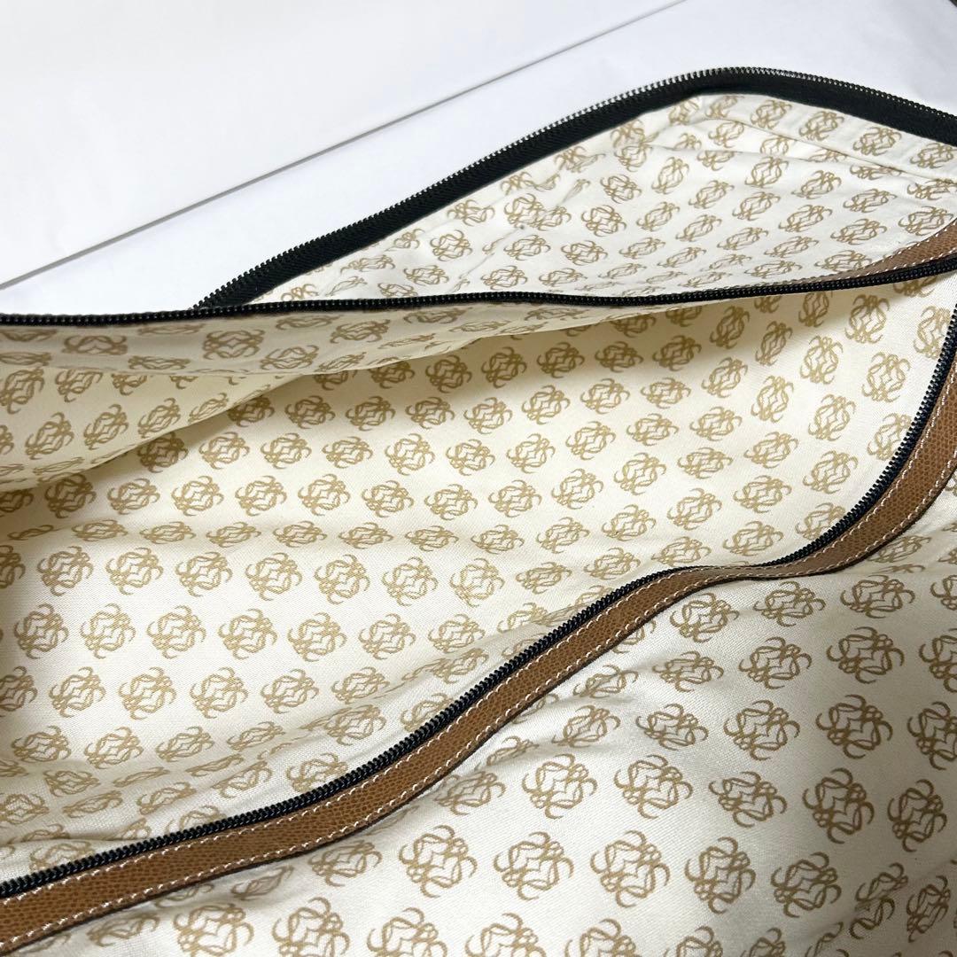 ロエベ メンズ アナグラム ロゴ型押しレザー ガーメントケース ビジネス