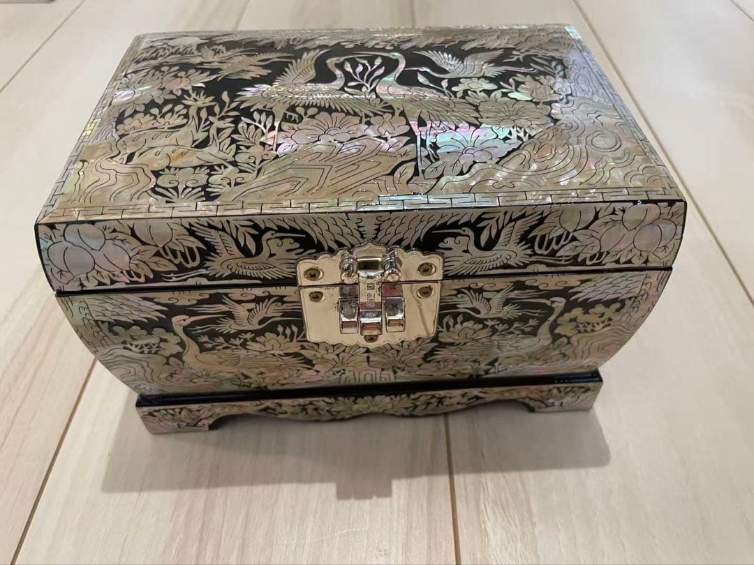 貝細工のアクセサリーケース