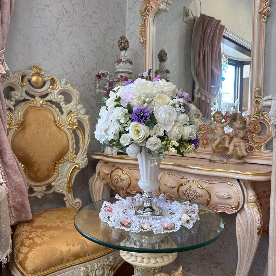 ホワイトと紫360度 フラワーアレンジメント