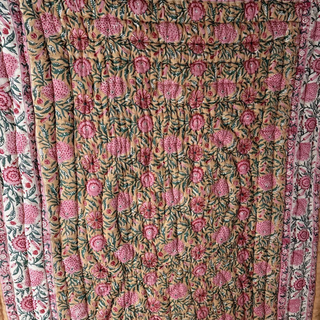 未使用※インド ブロックプリント 中綿入りキルト オレンジイエロー　マルチラグ