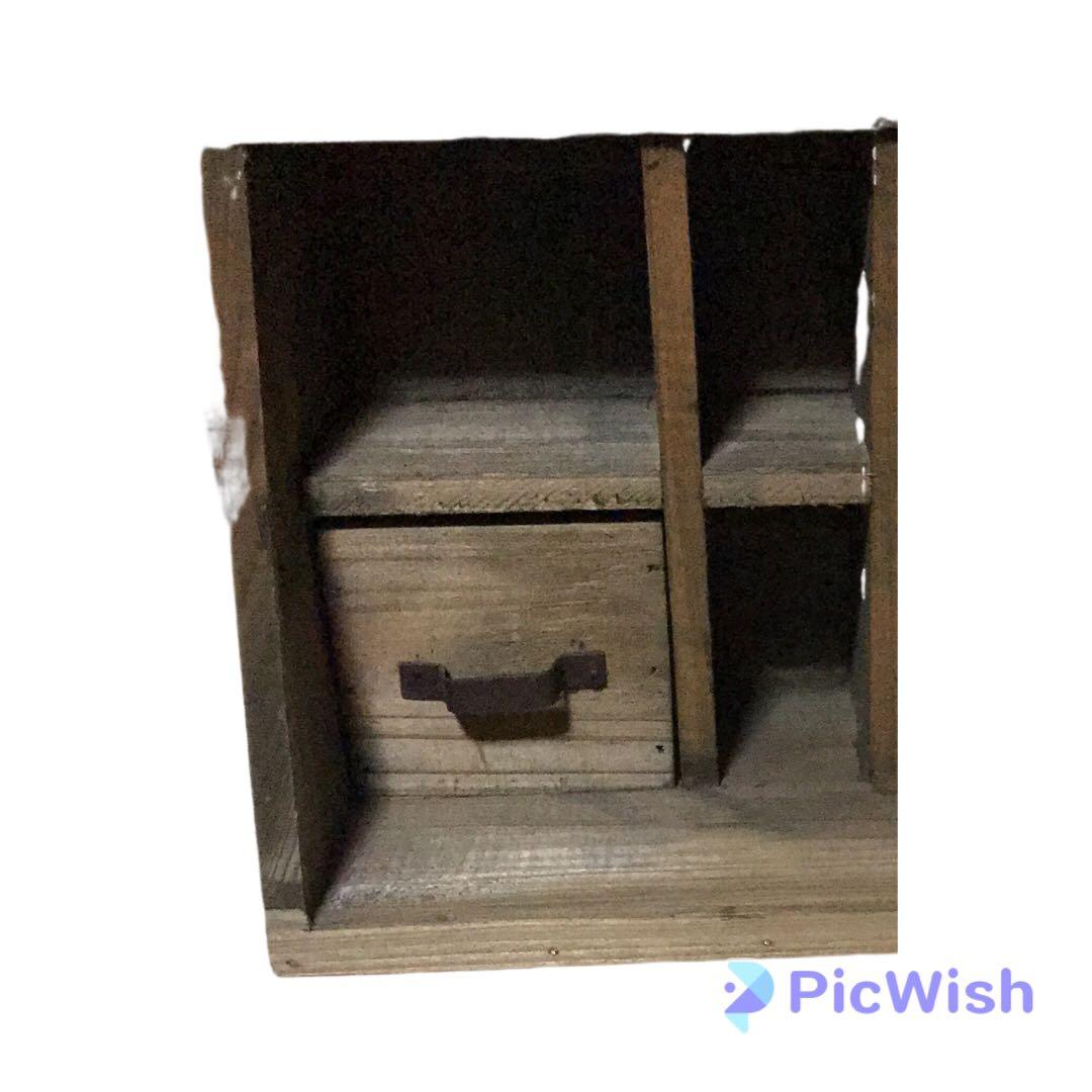 志成販売 開けると小物入れとポストカード入れになります。とじるとただの箱。です。