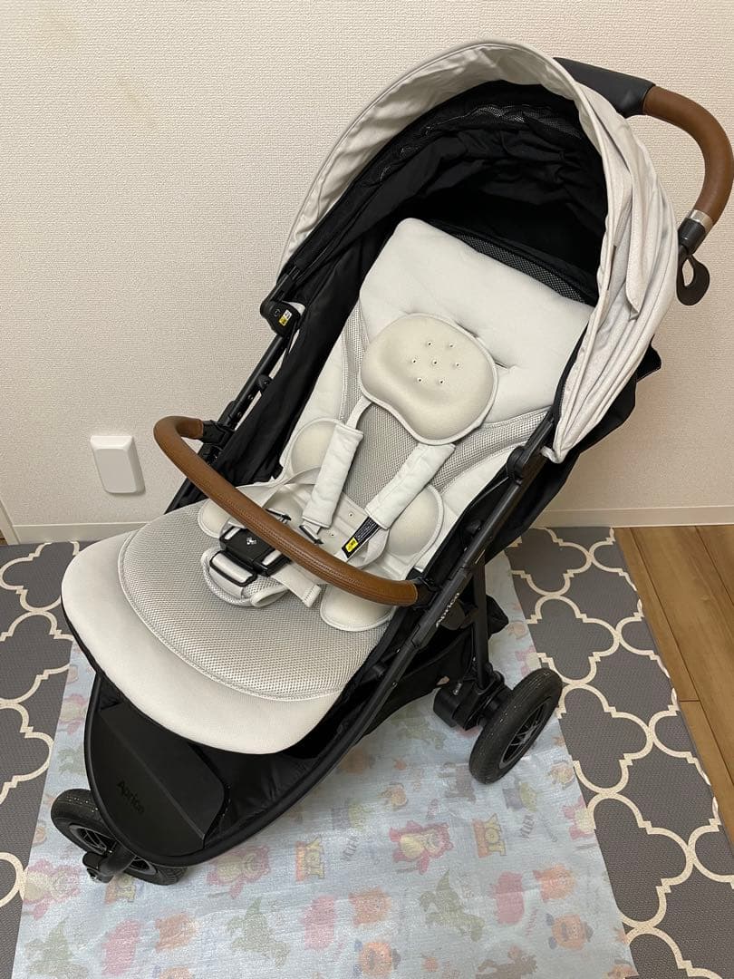 アップリカ　スムーヴプレシャス ab