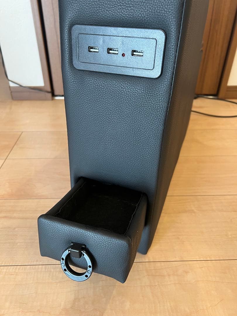 シエンタ　アームレストコンソールボックス　１７０系　ヴォクシーなどにも