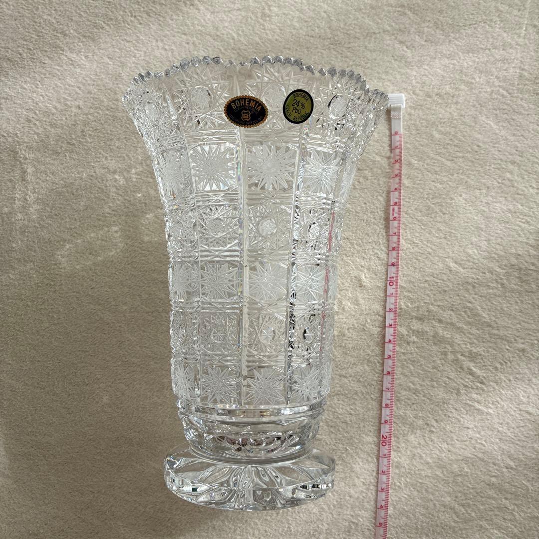 新品未使用ボヘミアクリスタル花瓶 20cm