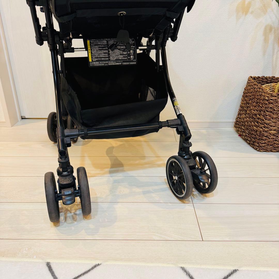 チィ コンビ　メチャカルハンディ　オート4キャス　ベビーカー ベージュ