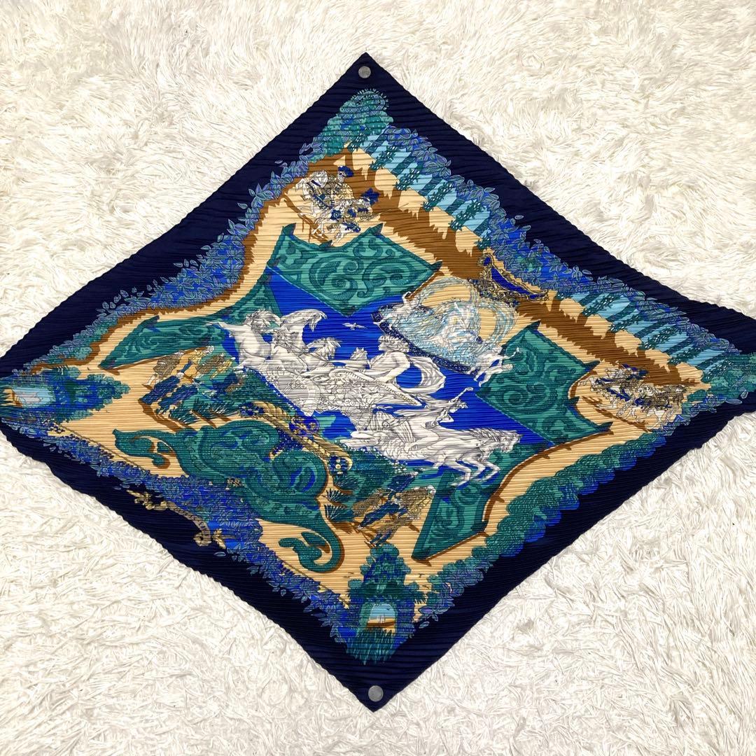 美品HERMES【王の楽園】カレプリセ プリーツカレ 絹　大判 総柄 スカーフ青
