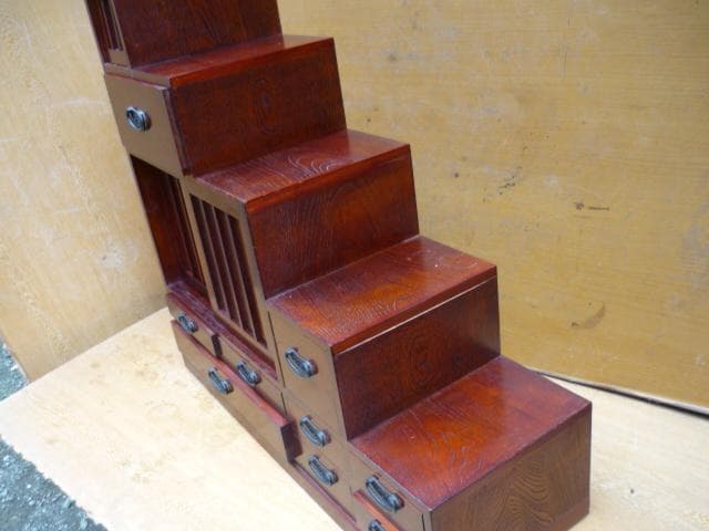 階段箪笥　ケヤキ材　美品　九杯引き出し　和家具・収納箪笥