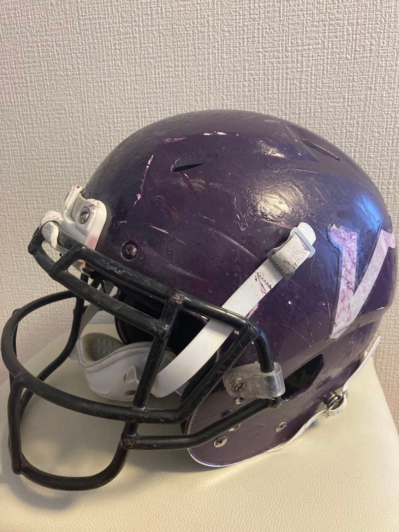 アメリカンフットボールヘルメットSchutt Lサイズ　中古