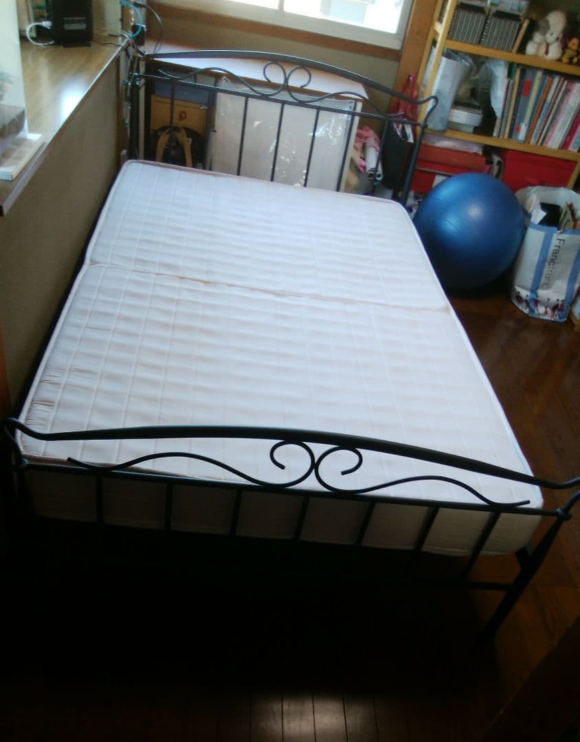 アイアンセミダブルベッド　黒